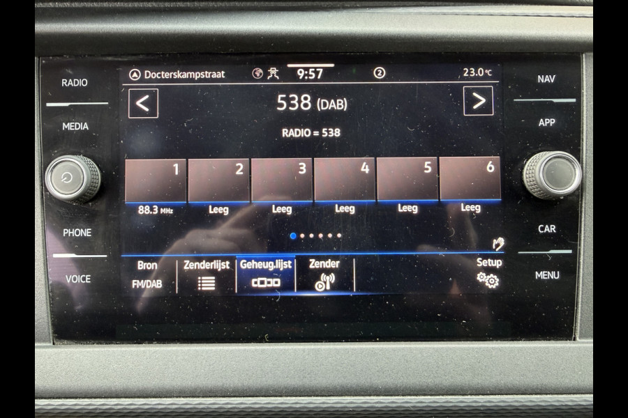 Volkswagen Transporter 2.0 TDI 110PK Euro 6 L2H1 28 Highline Cruise Control/trekhaak/carplay