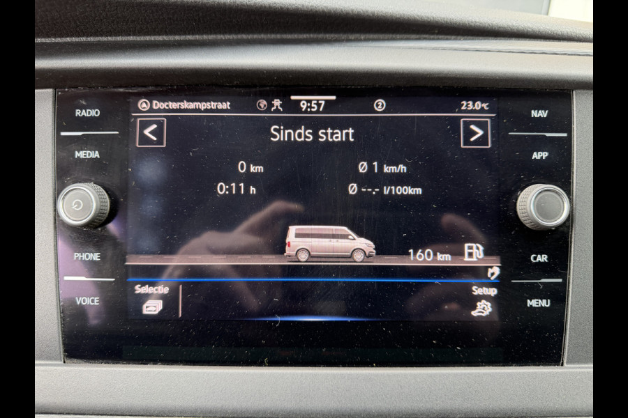Volkswagen Transporter 2.0 TDI 110PK Euro 6 L2H1 28 Highline Cruise Control/trekhaak/carplay
