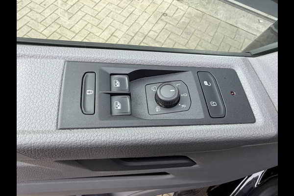 Volkswagen Transporter 2.0 TDI 110PK Euro 6 L2H1 28 Highline Cruise Control/trekhaak/carplay