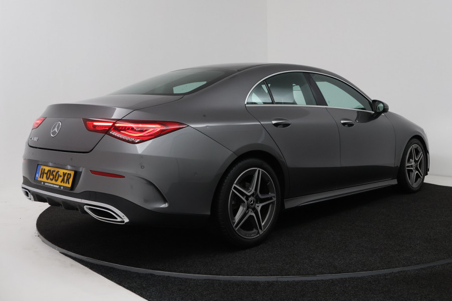 Mercedes-Benz CLA-Klasse 180 Business Solution AMG (SFEERVERLICHTING, CAMERA, STOELVERWARMING, NAVIGATIE)