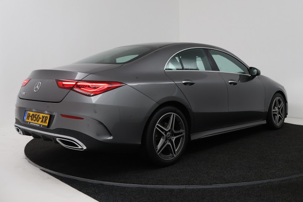 Mercedes-Benz CLA-Klasse 180 Business Solution AMG (SFEERVERLICHTING, CAMERA, STOELVERWARMING, NAVIGATIE)