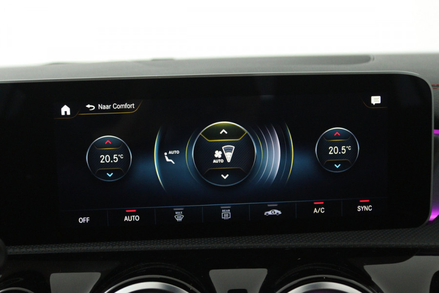 Mercedes-Benz CLA-Klasse 180 Business Solution AMG (SFEERVERLICHTING, CAMERA, STOELVERWARMING, NAVIGATIE)