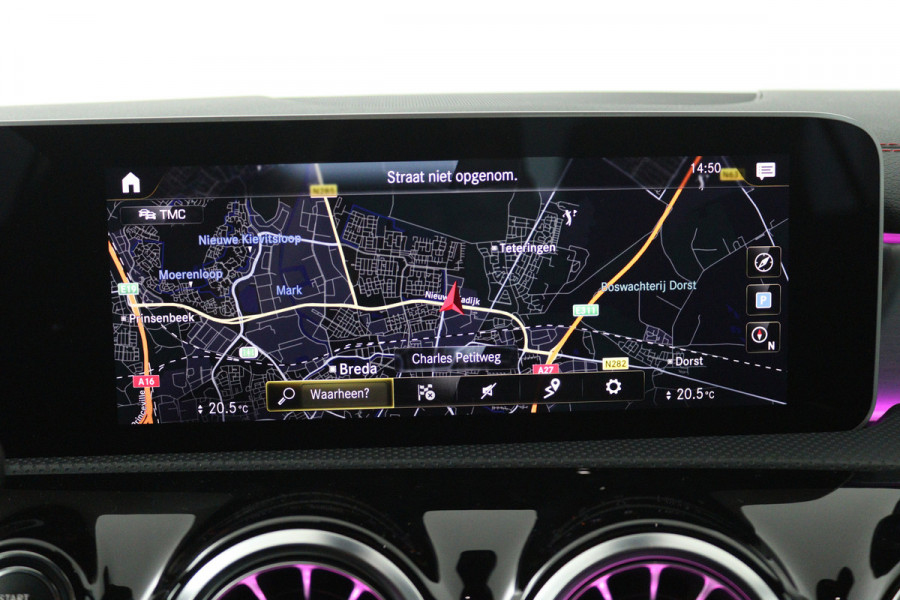 Mercedes-Benz CLA-Klasse 180 Business Solution AMG (SFEERVERLICHTING, CAMERA, STOELVERWARMING, NAVIGATIE)