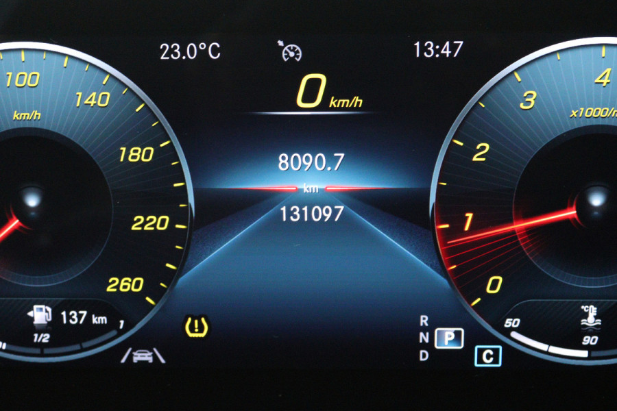 Mercedes-Benz CLA-Klasse Shooting Brake 180 AMG Line (PANORAMADAK, SFEERVERLICHTING, STOELVERWARMING, CAMERA)