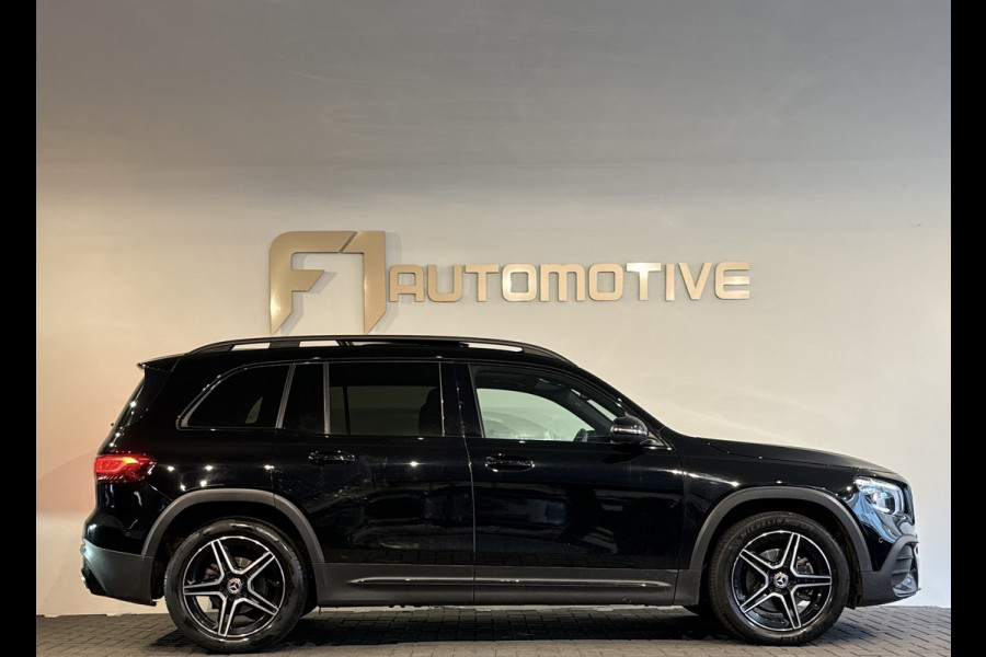 Mercedes-Benz Glb 200 AMG Pano|Carbon|Dodehoek|Stoelverwarming|Sfeer|Camera