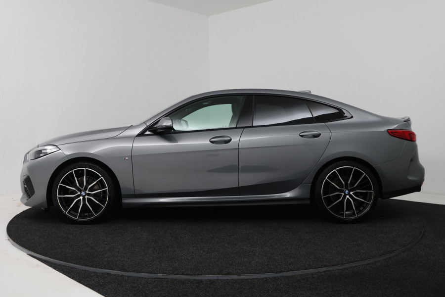 BMW 2 Serie Gran Coupé 218i M Sport Edition (STOELVERWARMING, CRUISE ADAPTIEF, NAVIGATIE, SFEERVERLICHTING)