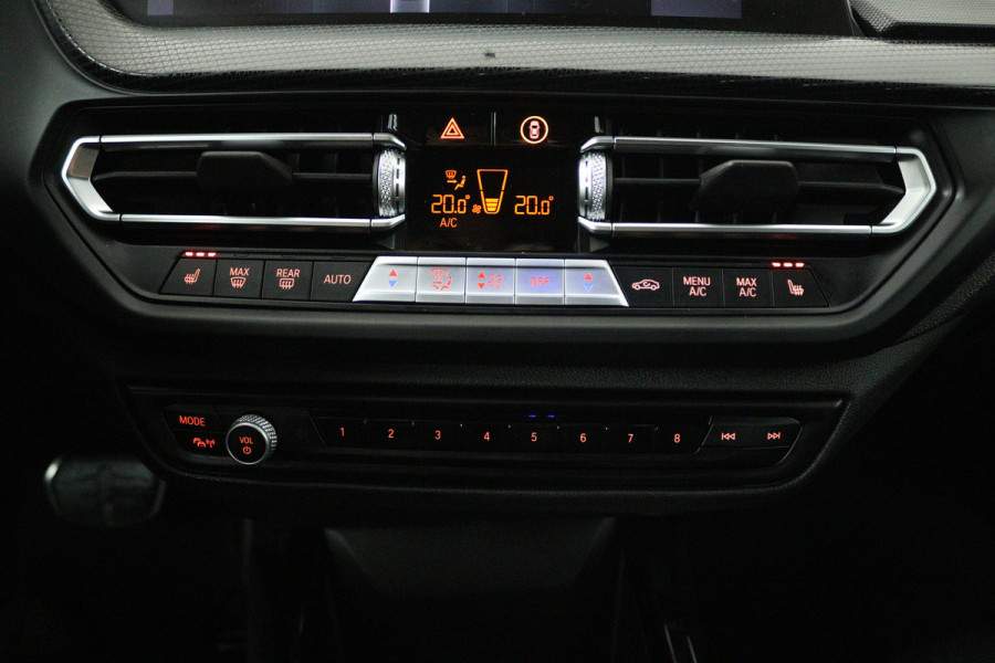 BMW 2 Serie Gran Coupé 218i M Sport Edition (STOELVERWARMING, CRUISE ADAPTIEF, NAVIGATIE, SFEERVERLICHTING)