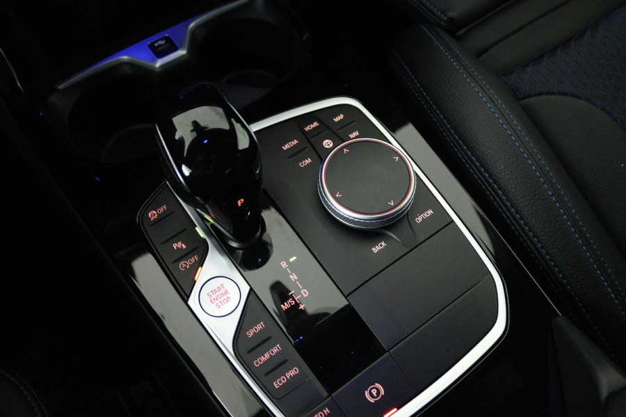 BMW 2 Serie Gran Coupé 218i M Sport Edition (STOELVERWARMING, CRUISE ADAPTIEF, NAVIGATIE, SFEERVERLICHTING)
