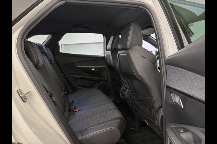 Peugeot 3008 BWJ 2018 | 1.6T 165PK GT Line AUTOMAAT | CLIMA | NAVI | LEDER/STOF | STOELVERW | TWO TONE | CARPLAY | PDC 2X | 18'' LMV
