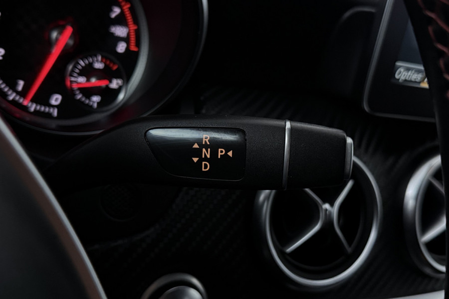 Mercedes-Benz A-Klasse 160 Ambition (NAVIGATIE, CRUISE CONTROL, PARKEERSENSOREN)