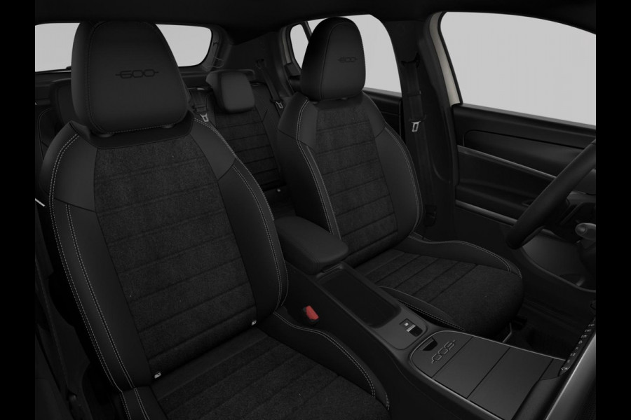 Fiat 600 1.2 Hybrid Sport | Clima | Camera | Adapt. Cruise | BSM | Navi | 18" | Winter Pack | Apple Carplay