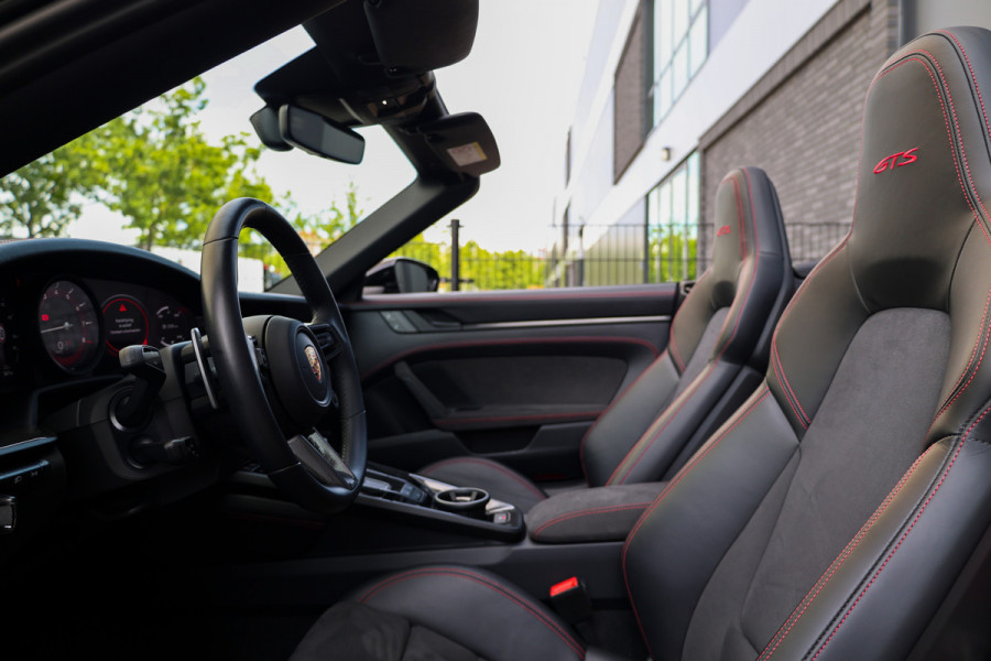 Porsche 911 Cabrio 3.0 Carrera 4 GTS | UNIEK! | TECHART | VOL! | FULL-PPF | LIFT | 360 | MEMORY | BOSE |