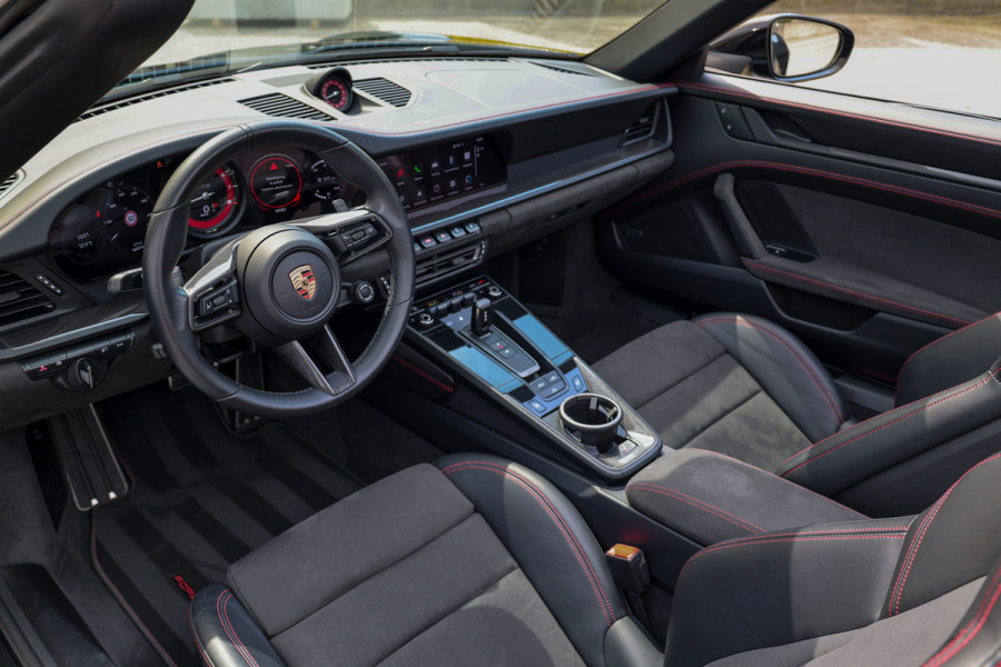Porsche 911 Cabrio 3.0 Carrera 4 GTS | UNIEK! | TECHART | VOL! | FULL-PPF | LIFT | 360 | MEMORY | BOSE |