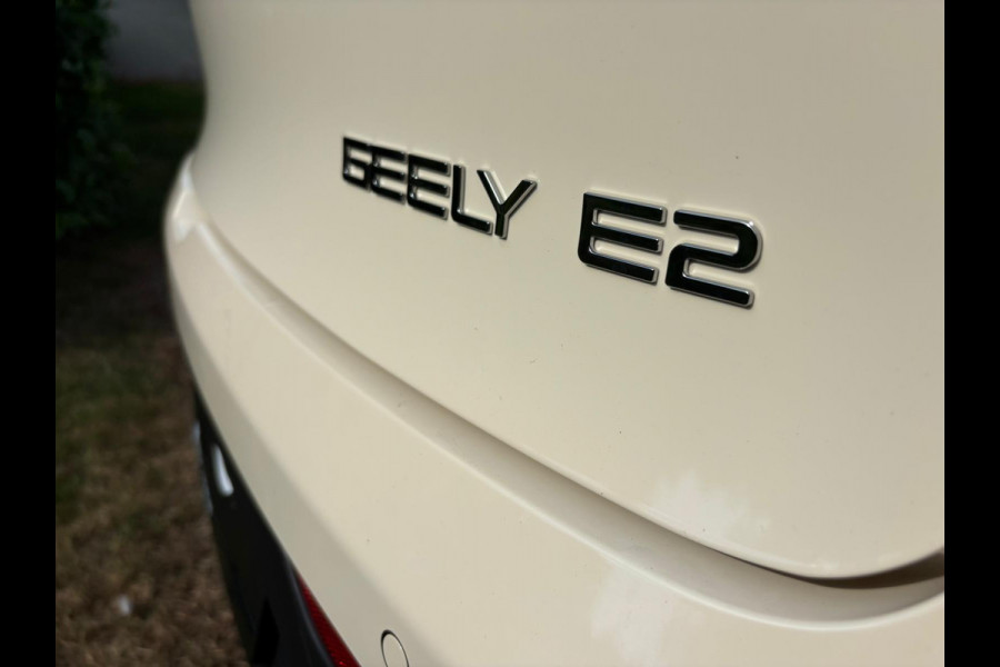 GEELY E2 Ultra 47 kWh 115 PK | Pre-order nu ! | 345 Km actieradius | Verwarmbare Voorstoelen & Stuurwiel | 540° Panoramische Camera | Elektrisch bedienbare achterklep | Draadloze Oplader Voor Smartphone