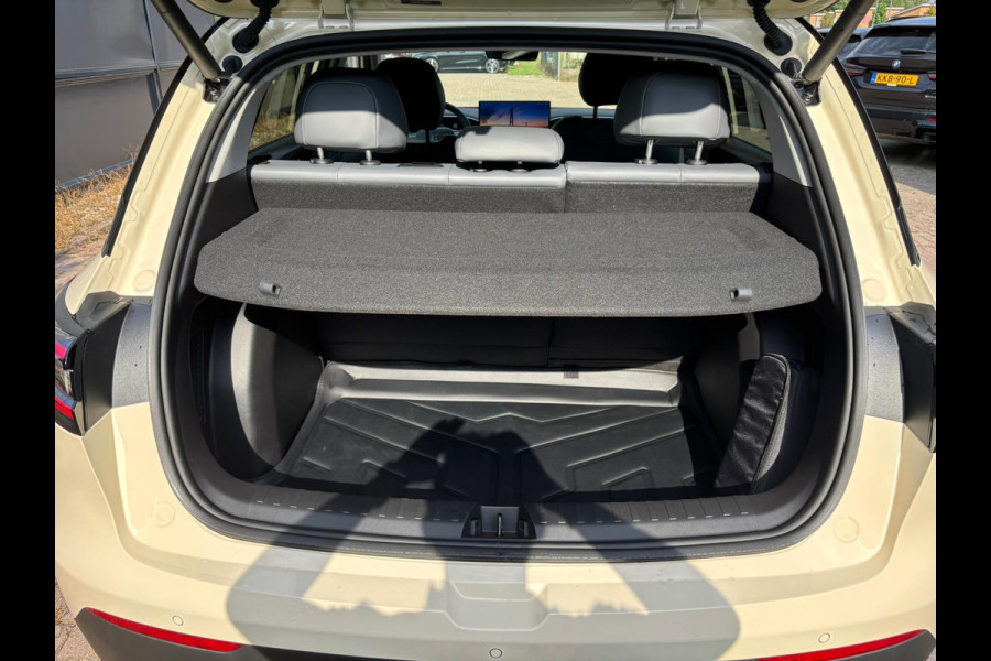 GEELY E2 Ultra 47 kWh 115 PK | Pre-order nu ! | 345 Km actieradius | Verwarmbare Voorstoelen & Stuurwiel | 540° Panoramische Camera | Elektrisch bedienbare achterklep | Draadloze Oplader Voor Smartphone
