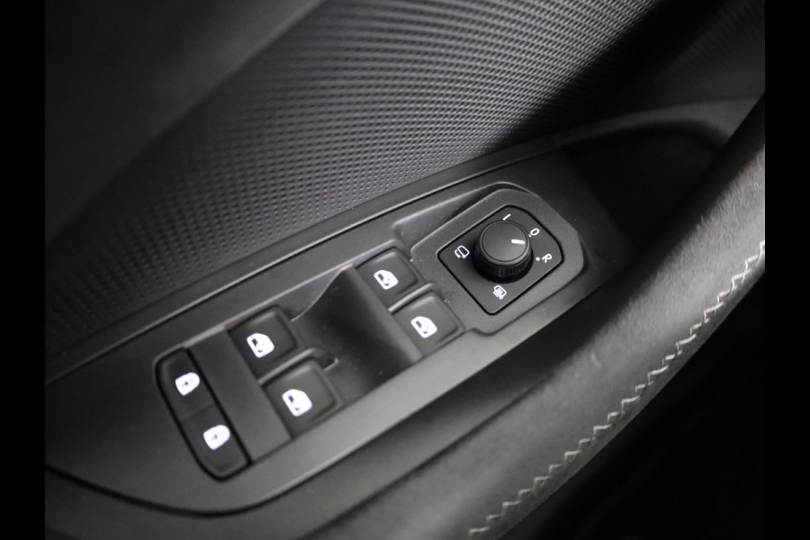 Škoda Kodiaq Sportline Business PHEV 1.5 TSI 204pk DSG-6 | Adaptive Cruise | Elek. stoel | Camera | Stoelverwarming