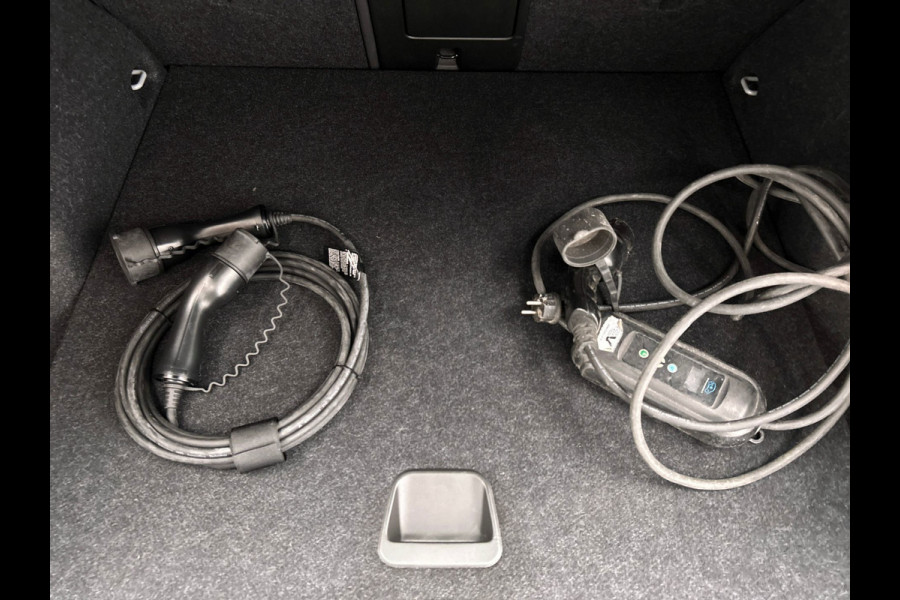 Volvo XC40 1.5 T4 Recharge | PHEV | Navigatie | Climate | 1e Eigenaar