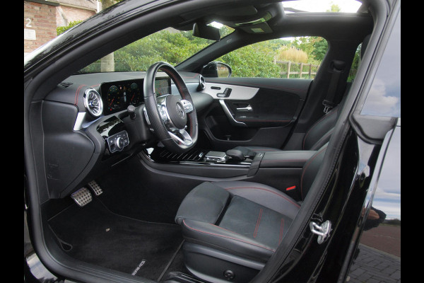 Mercedes-Benz CLA-Klasse Shooting Brake 200 Business Solution AMG | Panoramadak | Camera | Sfeerverlichting | Apple Carplay | Burmester |
