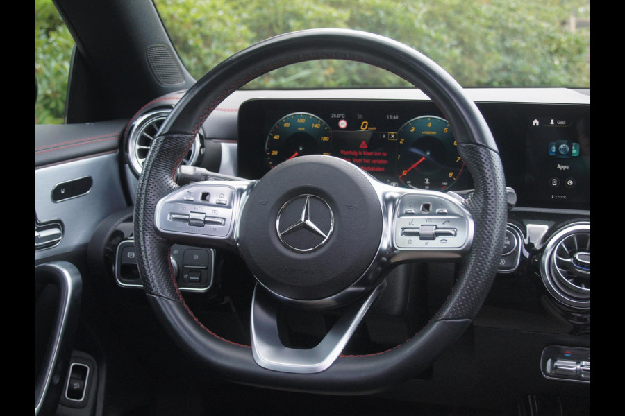 Mercedes-Benz CLA-Klasse Shooting Brake 200 Business Solution AMG | Panoramadak | Camera | Sfeerverlichting | Apple Carplay | Burmester |