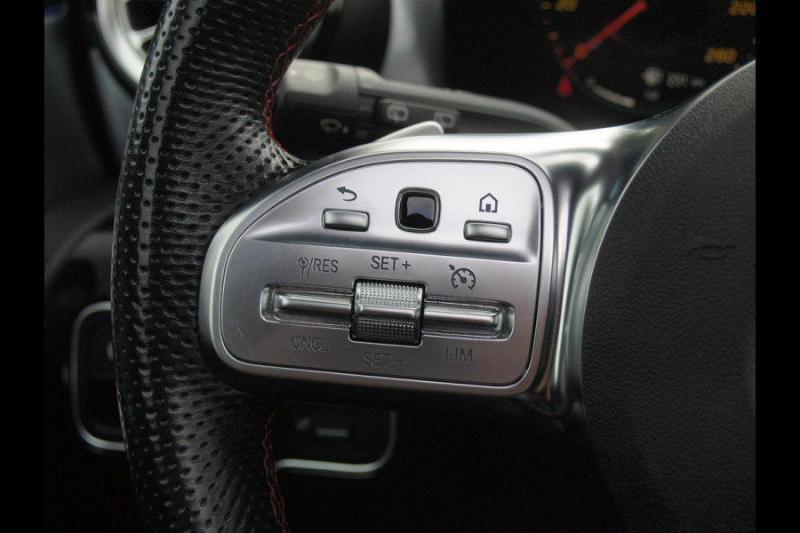 Mercedes-Benz CLA-Klasse Shooting Brake 200 Business Solution AMG | Panoramadak | Camera | Sfeerverlichting | Apple Carplay | Burmester |