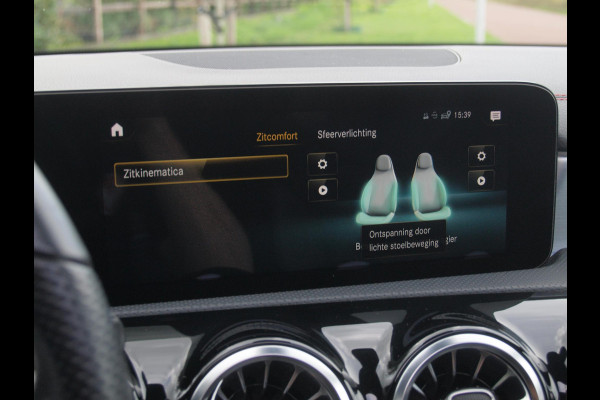 Mercedes-Benz CLA-Klasse Shooting Brake 200 Business Solution AMG | Panoramadak | Camera | Sfeerverlichting | Apple Carplay | Burmester |