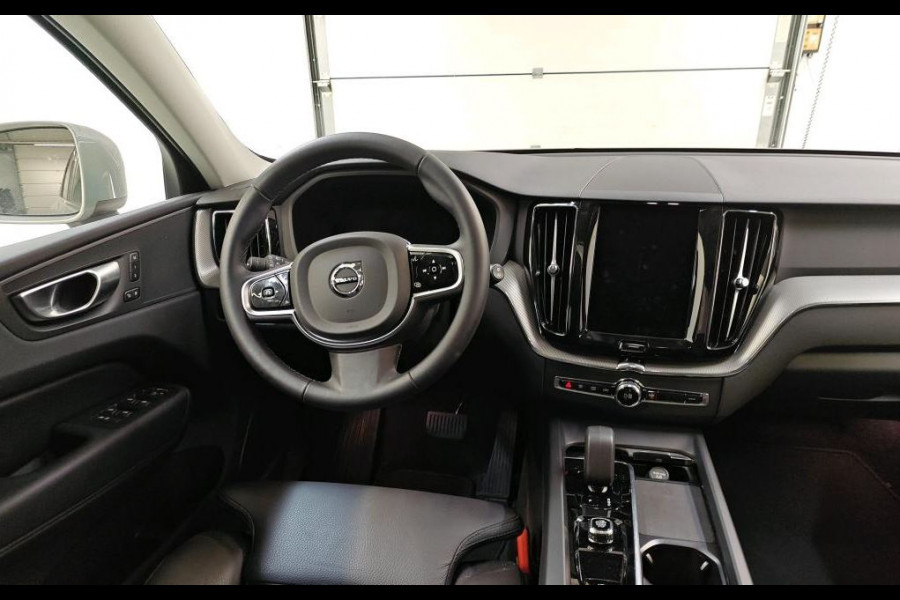 Volvo XC60 2.0 T6 Plug-in LongRange / AWD Plus Bright / Trekhaak / Panoramadak / Pdc+Camera / NL.Auto / Stoel-Stuurverwarming / Apk 02-2028