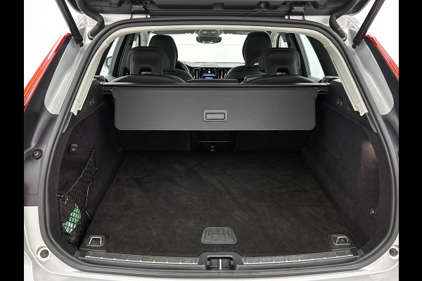 Volvo XC60 2.0 T6 Plug-in LongRange / AWD Plus Bright / Trekhaak / Panoramadak / Pdc+Camera / NL.Auto / Stoel-Stuurverwarming / Apk 02-2028