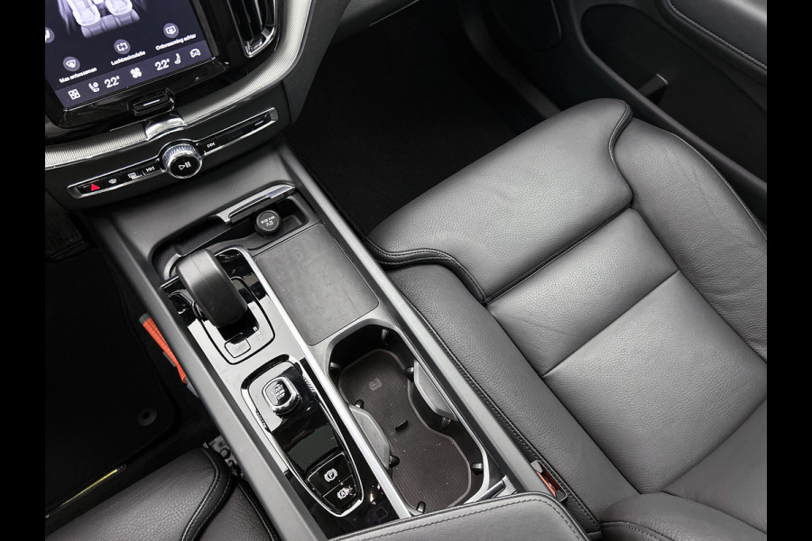 Volvo XC60 2.0 T6 Plug-in LongRange / AWD Plus Bright / Trekhaak / Panoramadak / Pdc+Camera / NL.Auto / Stoel-Stuurverwarming / Apk 02-2028