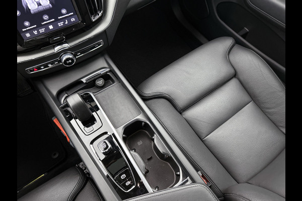 Volvo XC60 2.0 T6 Plug-in LongRange / AWD Plus Bright / Trekhaak / Panoramadak / Pdc+Camera / NL.Auto / Stoel-Stuurverwarming / Apk 02-2028