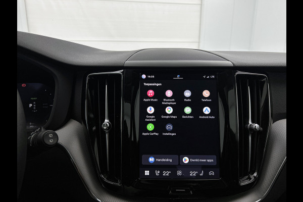 Volvo XC60 2.0 T6 Plug-in LongRange / AWD Plus Bright / Trekhaak / Panoramadak / Pdc+Camera / NL.Auto / Stoel-Stuurverwarming / Apk 02-2028