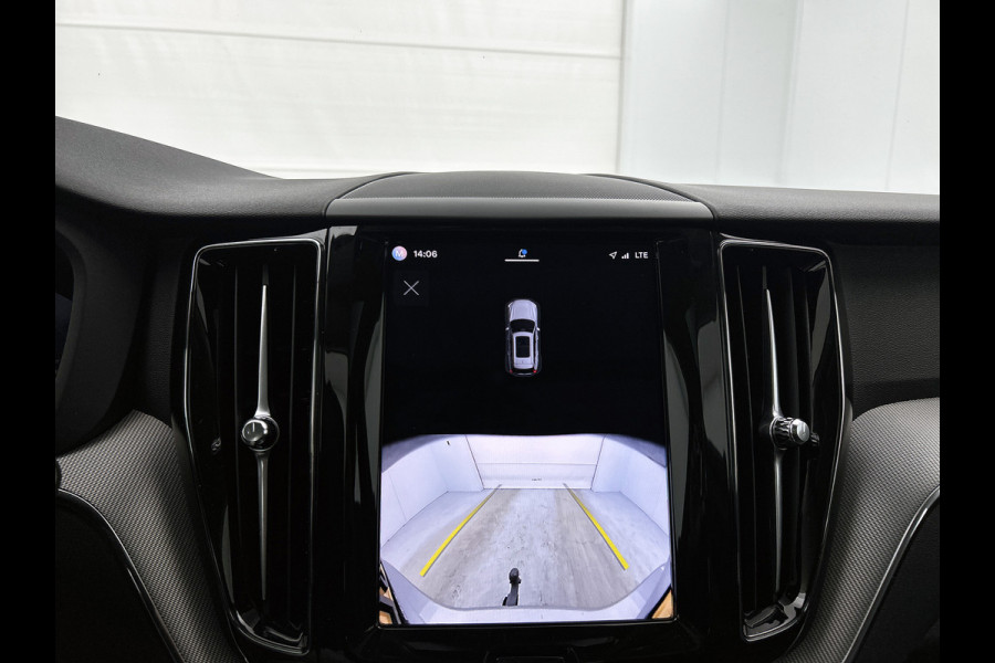 Volvo XC60 2.0 T6 Plug-in LongRange / AWD Plus Bright / Trekhaak / Panoramadak / Pdc+Camera / NL.Auto / Stoel-Stuurverwarming / Apk 02-2028