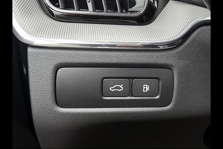 Volvo XC60 2.0 T6 Plug-in LongRange / AWD Plus Bright / Trekhaak / Panoramadak / Pdc+Camera / NL.Auto / Stoel-Stuurverwarming / Apk 02-2028