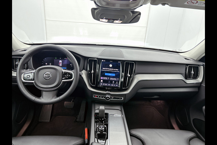 Volvo XC60 2.0 T6 Plug-in LongRange / AWD Plus Bright / Trekhaak / Panoramadak / Pdc+Camera / NL.Auto / Stoel-Stuurverwarming / Apk 02-2028
