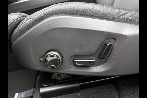 Volvo XC60 2.0 T6 Plug-in LongRange / AWD Plus Bright / Trekhaak / Panoramadak / Pdc+Camera / NL.Auto / Stoel-Stuurverwarming / Apk 02-2028