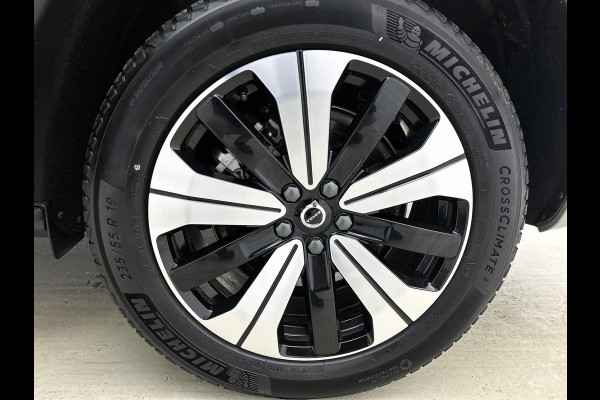 Volvo XC60 2.0 T6 Plug-in LongRange / AWD Plus Bright / Trekhaak / Panoramadak / Pdc+Camera / NL.Auto / Stoel-Stuurverwarming / Apk 02-2028