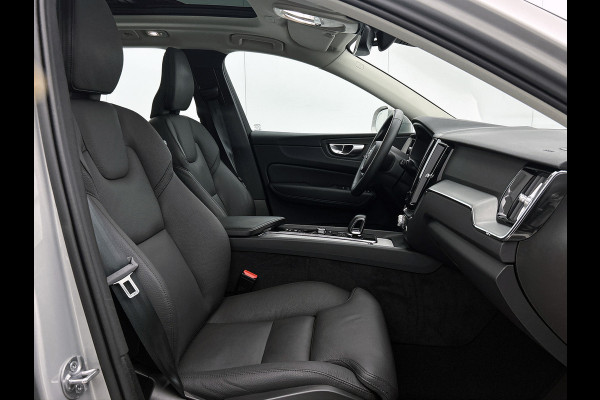 Volvo XC60 2.0 T6 Plug-in LongRange / AWD Plus Bright / Trekhaak / Panoramadak / Pdc+Camera / NL.Auto / Stoel-Stuurverwarming / Apk 02-2028