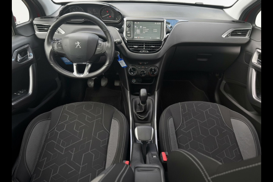 Peugeot 2008 1.2 PureTech Blue Lion, panoramadak, navigatie, 1 e eigenaar, NL auto met nationale auto pas