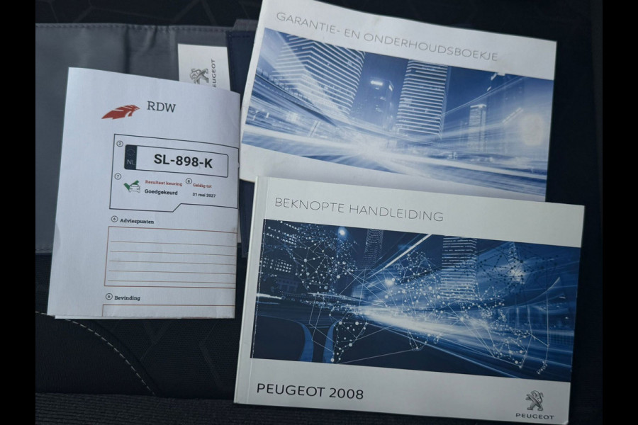 Peugeot 2008 1.2 PureTech Blue Lion, panoramadak, navigatie, 1 e eigenaar, NL auto met nationale auto pas