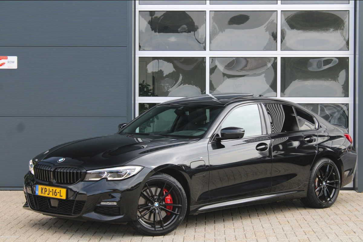 BMW 3-serie 330e M-Sport Shadow | Pano | Laser | Memory | HUD | 360 | ACC