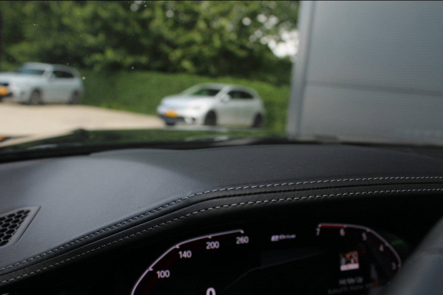 BMW 3-serie 330e M-Sport Shadow | Pano | Laser | Memory | HUD | 360 | ACC