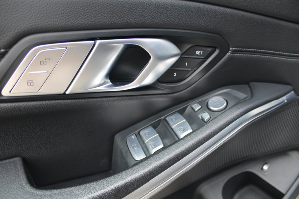 BMW 3-serie 330e M-Sport Shadow | Pano | Laser | Memory | HUD | 360 | ACC