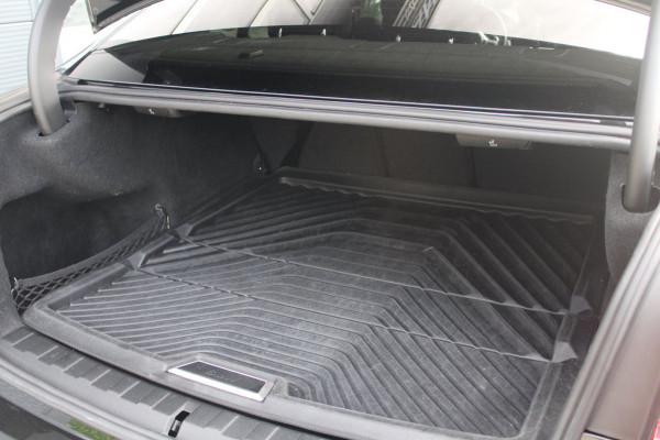BMW 3-serie 330e M-Sport Shadow | Pano | Laser | Memory | HUD | 360 | ACC
