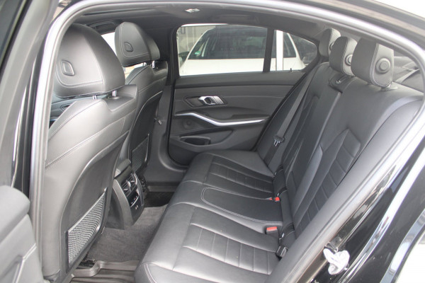 BMW 3-serie 330e M-Sport Shadow | Pano | Laser | Memory | HUD | 360 | ACC