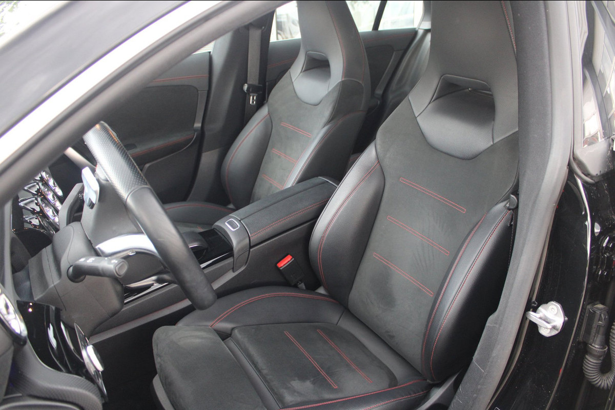 Mercedes-Benz CLA-Klasse Shooting Brake 200 AMG Line | Sfeer | Stoelverwarming | Blind spot