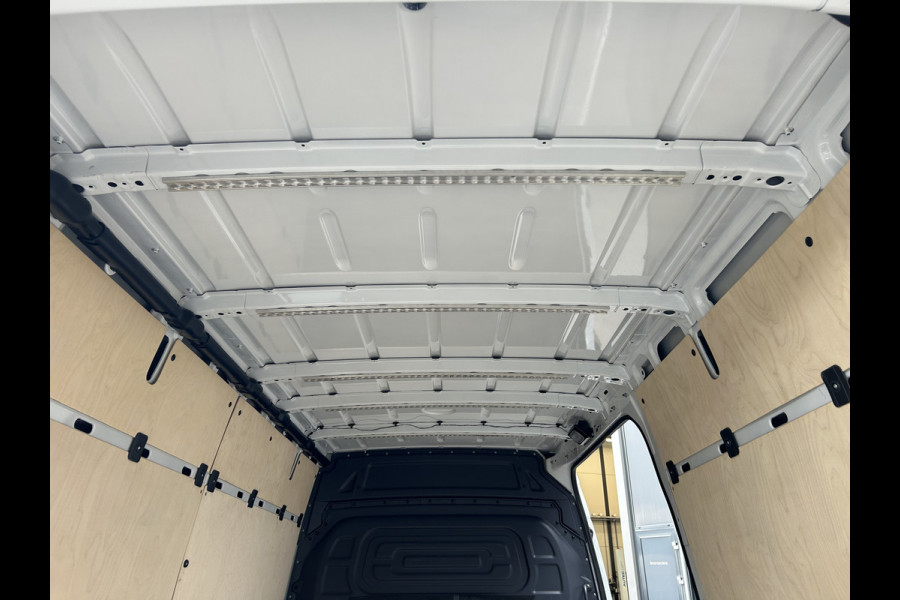 Mercedes-Benz Sprinter 314 CDI L2 H2 MBUX / Trekhaak / Camera / Carplay navigatie / Airco / 270 Graden achterdeuren