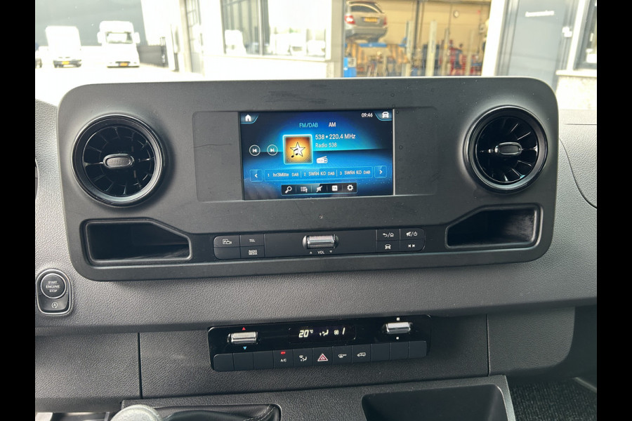 Mercedes-Benz Sprinter 314 CDI L2 H2 MBUX / Trekhaak / Camera / Carplay navigatie / Airco / 270 Graden achterdeuren