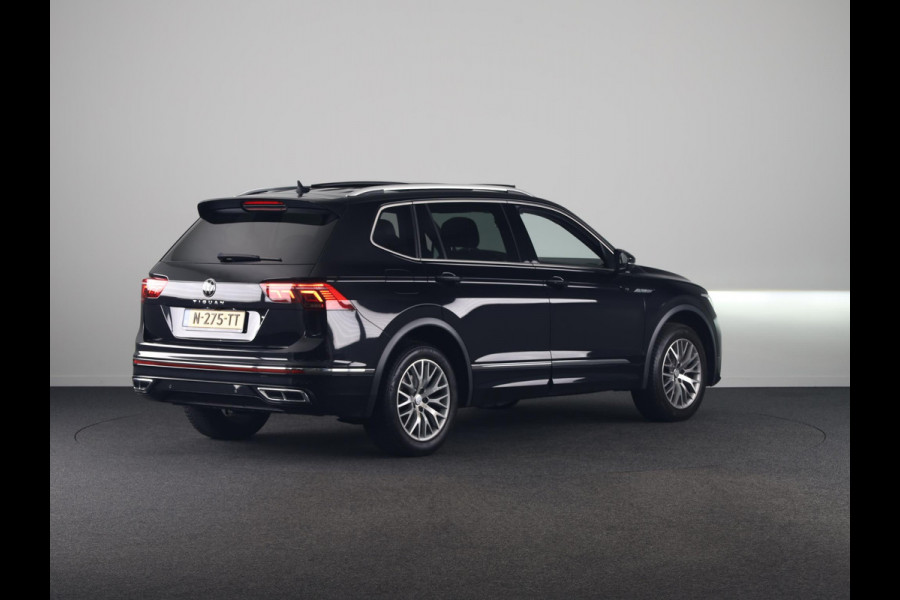Volkswagen Tiguan Allspace 1.5 TSI R-Line Business+ 7p. |150 pk Automaat (DSG) |R-line  | Navigatie | Matrix LED koplampen | Stoel + Stuur verwarming| Panoramadak | Achteruit rijcamera | Parkeersensoren
