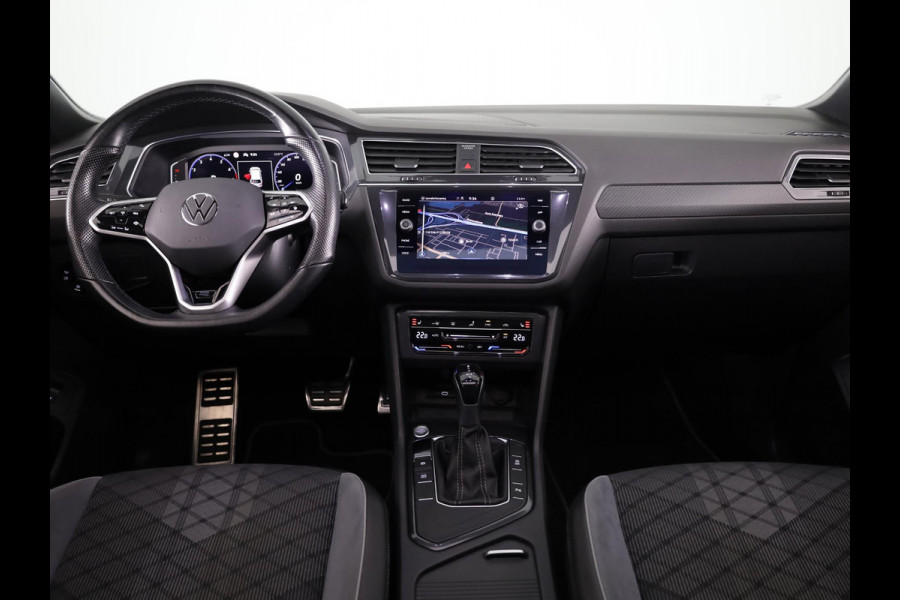 Volkswagen Tiguan Allspace 1.5 TSI R-Line Business+ 7p. |150 pk Automaat (DSG) |R-line  | Navigatie | Matrix LED koplampen | Stoel + Stuur verwarming| Panoramadak | Achteruit rijcamera | Parkeersensoren