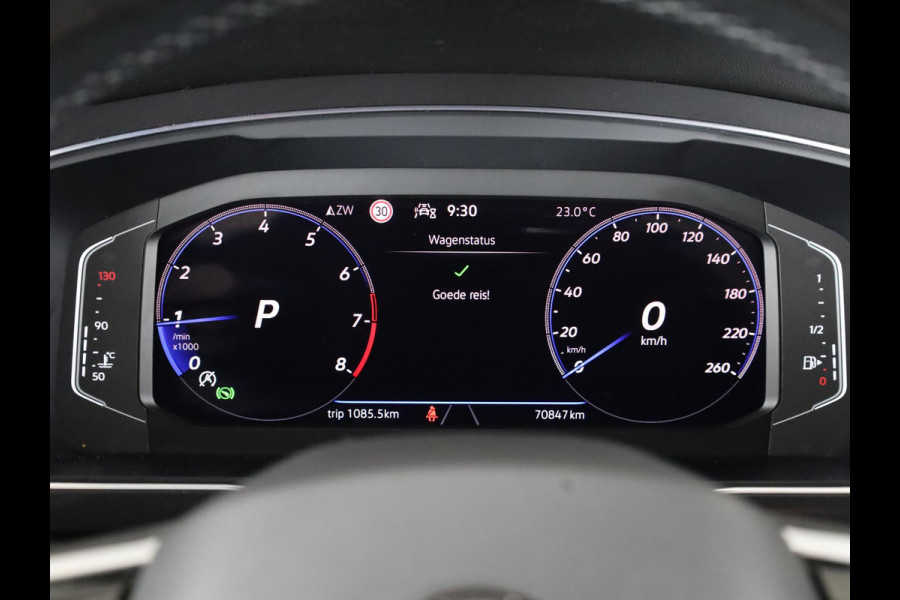 Volkswagen Tiguan Allspace 1.5 TSI R-Line Business+ 7p. |150 pk Automaat (DSG) |R-line  | Navigatie | Matrix LED koplampen | Stoel + Stuur verwarming| Panoramadak | Achteruit rijcamera | Parkeersensoren