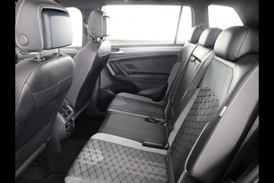 Volkswagen Tiguan Allspace 1.5 TSI R-Line Business+ 7p. |150 pk Automaat (DSG) |R-line  | Navigatie | Matrix LED koplampen | Stoel + Stuur verwarming| Panoramadak | Achteruit rijcamera | Parkeersensoren